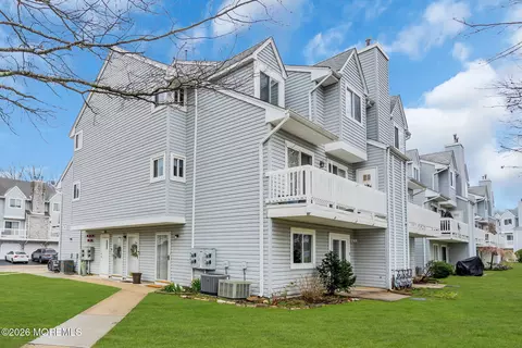 1801 Scarlet Oak Ave, Toms River, NJ 08755