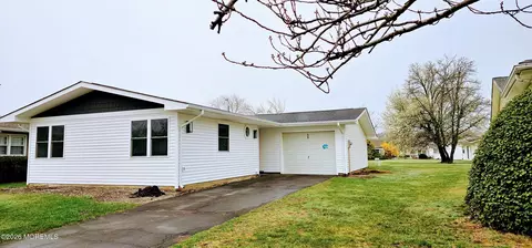 56 Darley Cir, Brick, NJ 08724