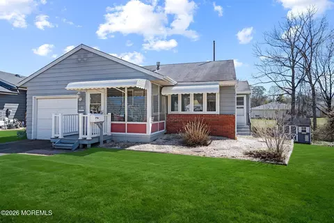 39 Coral Bell Holw Holw, Toms River, NJ 08755