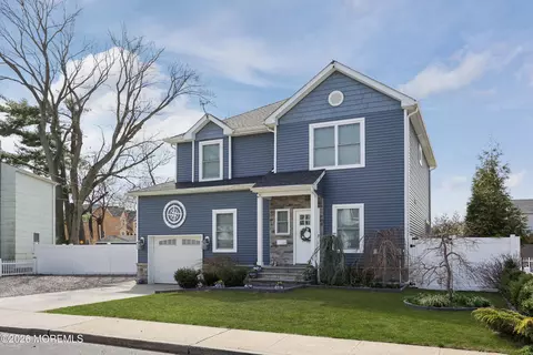 80 Fulton St, Keyport, NJ 07735