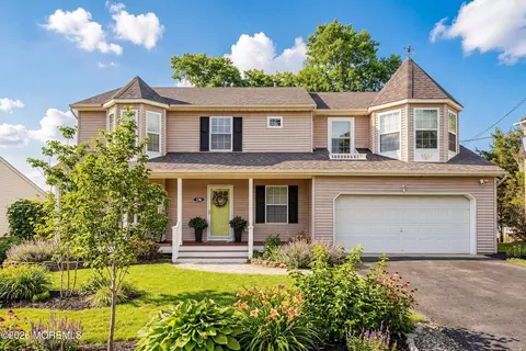 136 W End Ave, Island Heights, NJ 08732