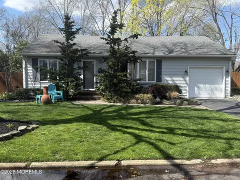 15 Sea Girt Ave, Oceanport, NJ 07757