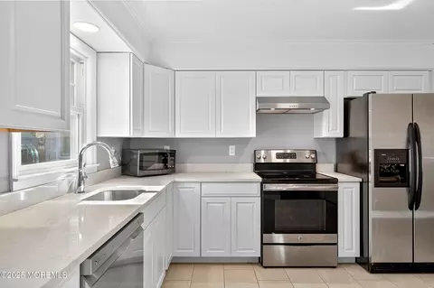 7 Sunset Ave, Matawan, NJ 07747 photo 2