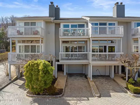 1 Portland Rd #7, Highlands, NJ 07732