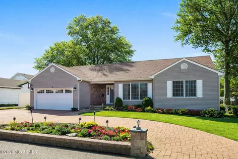 12 South Rd, Monmouth Beach, NJ 07750