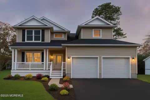 318 E Cape May Ave, Ocean Gate, NJ 08740