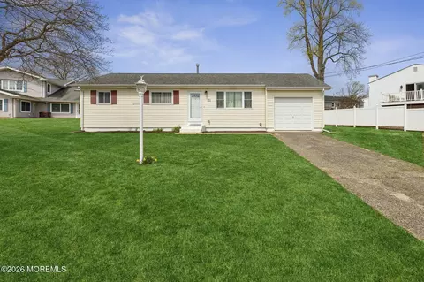 30 Corrigan Ave, Pine Beach, NJ 08741