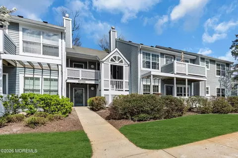 103 Cypress Ct, Howell, NJ 07731