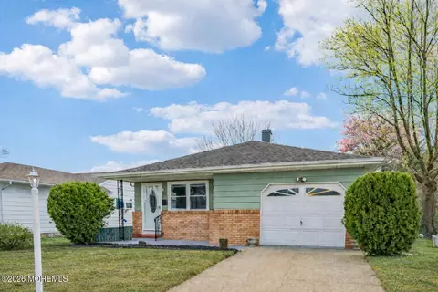 13 Barbados Dr S, Toms River, NJ 08757