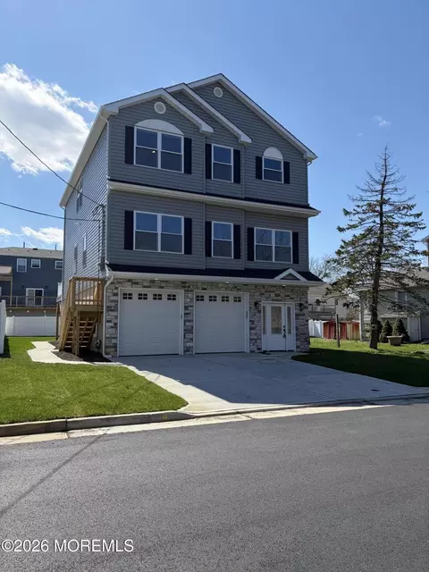 720 7th St, Union Beach, NJ 07735