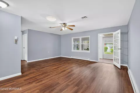 72 Dorchester Dr # F, Lakewood, NJ 08701