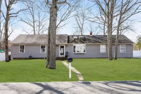 237 Virginia Ave, Bayville, NJ 08721