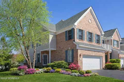 9 Chatsworth Rd, Manalapan, NJ 07726