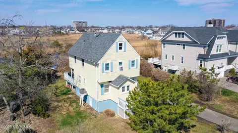 47 Valentine St, Monmouth Beach, NJ 07750