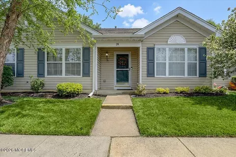 28 Golden Willows Ave #1000, Lakewood, NJ 08701