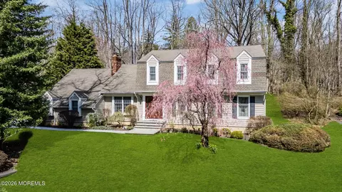 44 Bunker Hill Dr, Middletown, NJ 07748