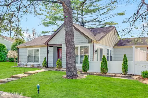 945 Liverpool Cir # A, Manchester, NJ 08759