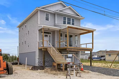 1131 S Green St, Tuckerton, NJ 08087