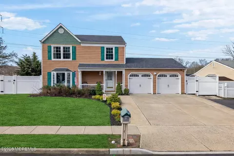 43 Concord Cir, Howell, NJ 07731