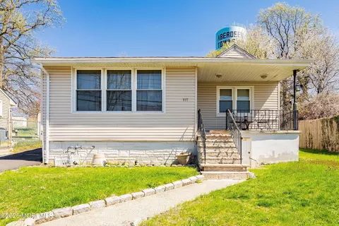 817 Shore Concourse, Keyport, NJ 07735