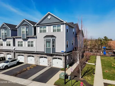 31 Emily Ct, Hazlet, NJ 07730