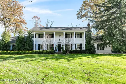 16 Mulberry Ln, Colts Neck, NJ 07722