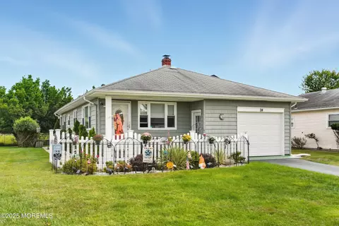 24 Port Royal Dr, Toms River, NJ 08757