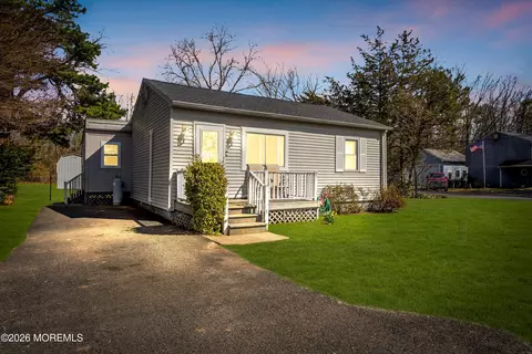 43 Kuzyk Rd, Cream Ridge, NJ 08514