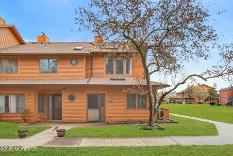 101 Brandywine Ct #310, Brick, NJ 08724