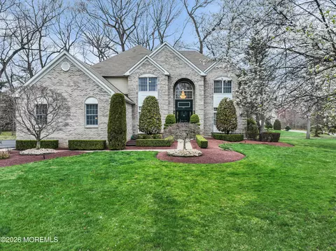 61 Lions Ct, Freehold, NJ 07728