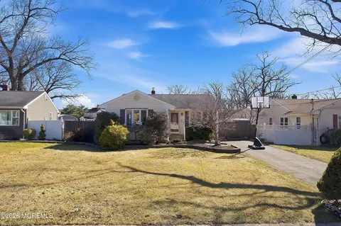 52 Sunset Ave, Old Bridge, NJ 08857