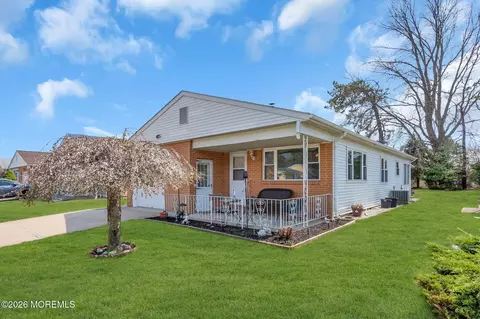 76 Troumaka St, Toms River, NJ 08757