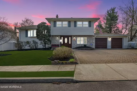 29 Carol Ln, Spotswood, NJ 08884