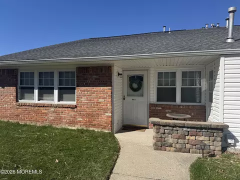 1 Connecticut Ct #843, Matawan, NJ 07747