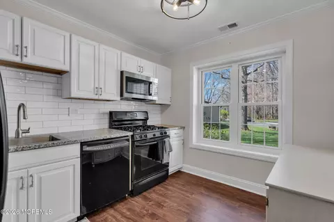12 Hunters Run #12, Oceanport, NJ 07757