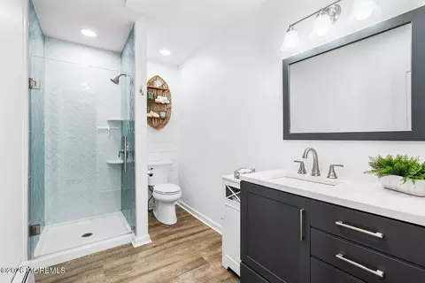 Bath - 70 E Coral Dr, Brick, NJ 08723 photo 5 of 5