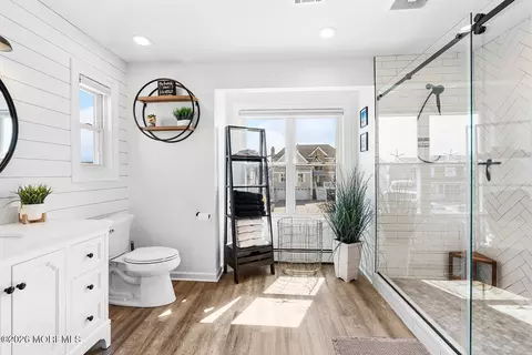 Bath - 70 E Coral Dr, Brick, NJ 08723 photo 2 of 5