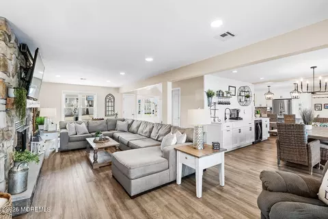 Living - 70 E Coral Dr, Brick, NJ 08723 photo 2 of 4
