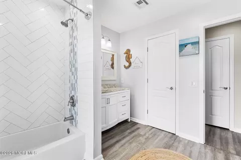Bath - 70 E Coral Dr, Brick, NJ 08723 photo 4 of 5