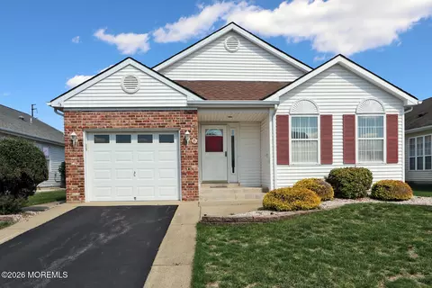 5 Tonbridge Ct, Toms River, NJ 08757