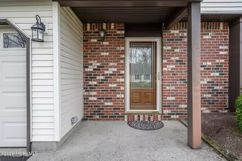 10 Eric Dr, Howell, NJ 07731