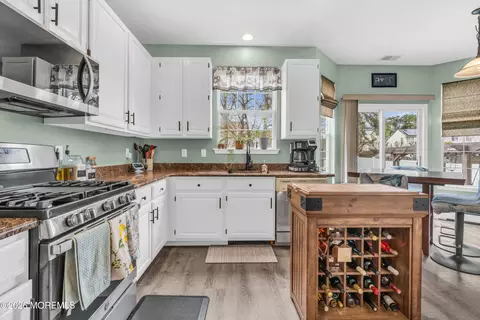 201 10th Ave, Manchester, NJ 08759