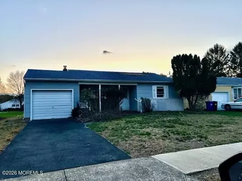 1 Miles Pond Rd, Toms River, NJ 08757