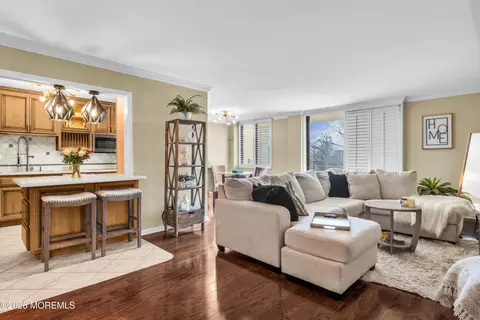 1 Channel Dr #313, Monmouth Beach, NJ 07750