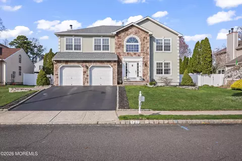 17 Sun Hollow Rd, Howell, NJ 07731
