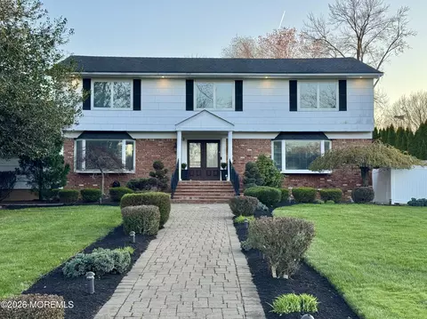 3 Kelton Pl, Manalapan, NJ 07726