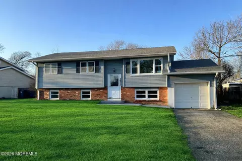 1472 Randolph St, Toms River, NJ 08753