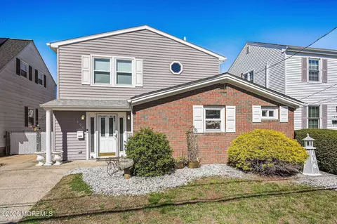 106 Chingarora Ave, Keyport, NJ 07735