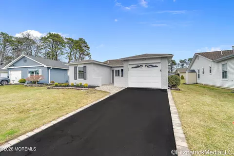 10 Vernon Ct, Brick, NJ 08724