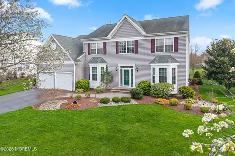 16 Heritage Dr, Allentown, NJ 08501